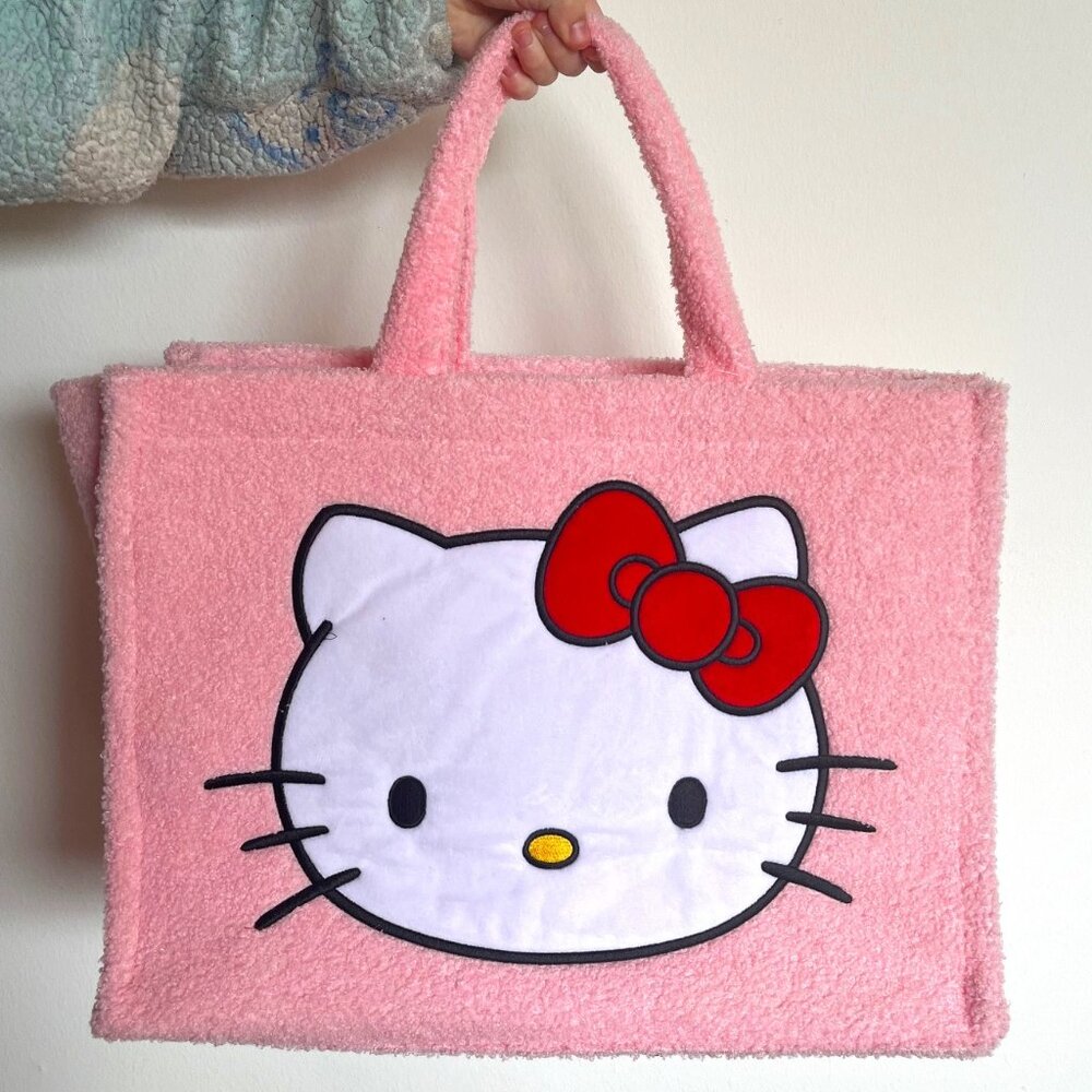NWT Pink Boucle Fuzzy Sherpa Sanrio Hello Kitty Face Tote Bag